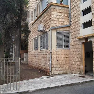  בית הארחה גסט האוס אורלי הום